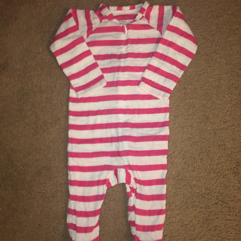 aden + anais 6-9 mo. pink & white striped sleeper